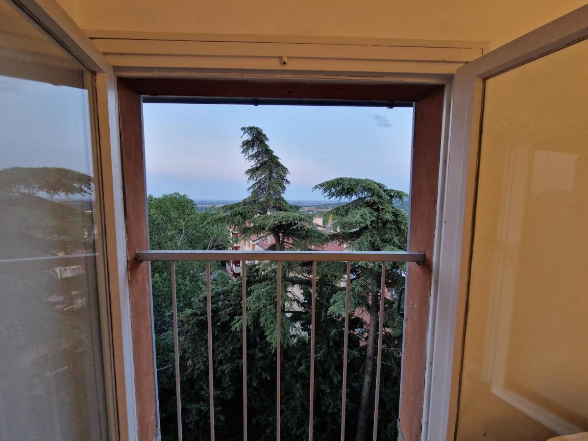Lovely One-Bedroom Attic In An Ancient Village Bologna Eksteriør bilde
