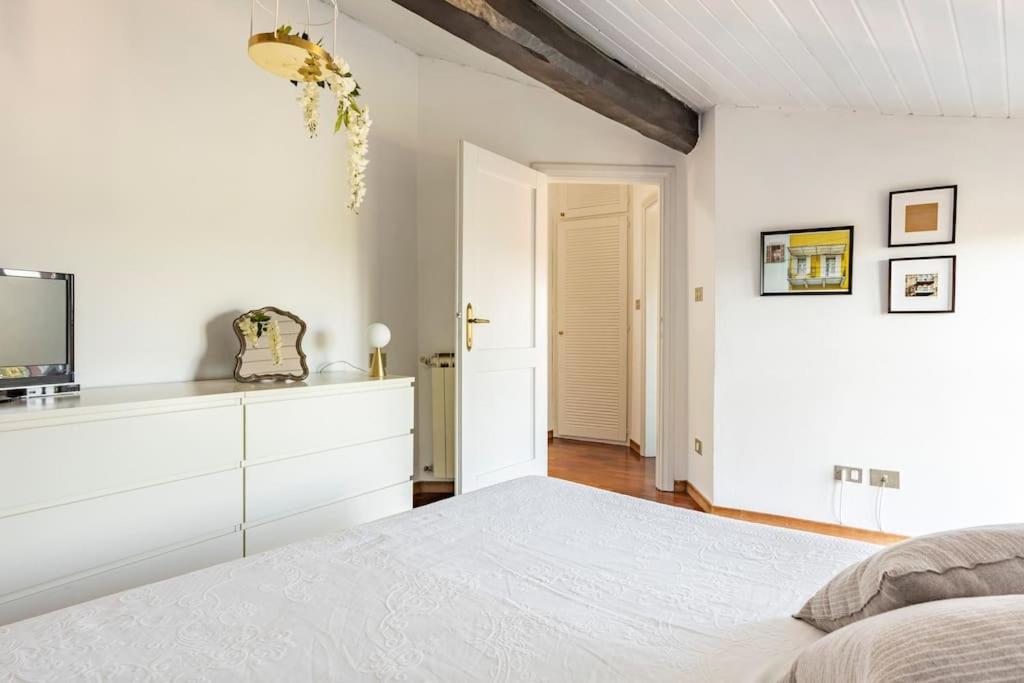 Lovely One-Bedroom Attic In An Ancient Village Bologna Eksteriør bilde
