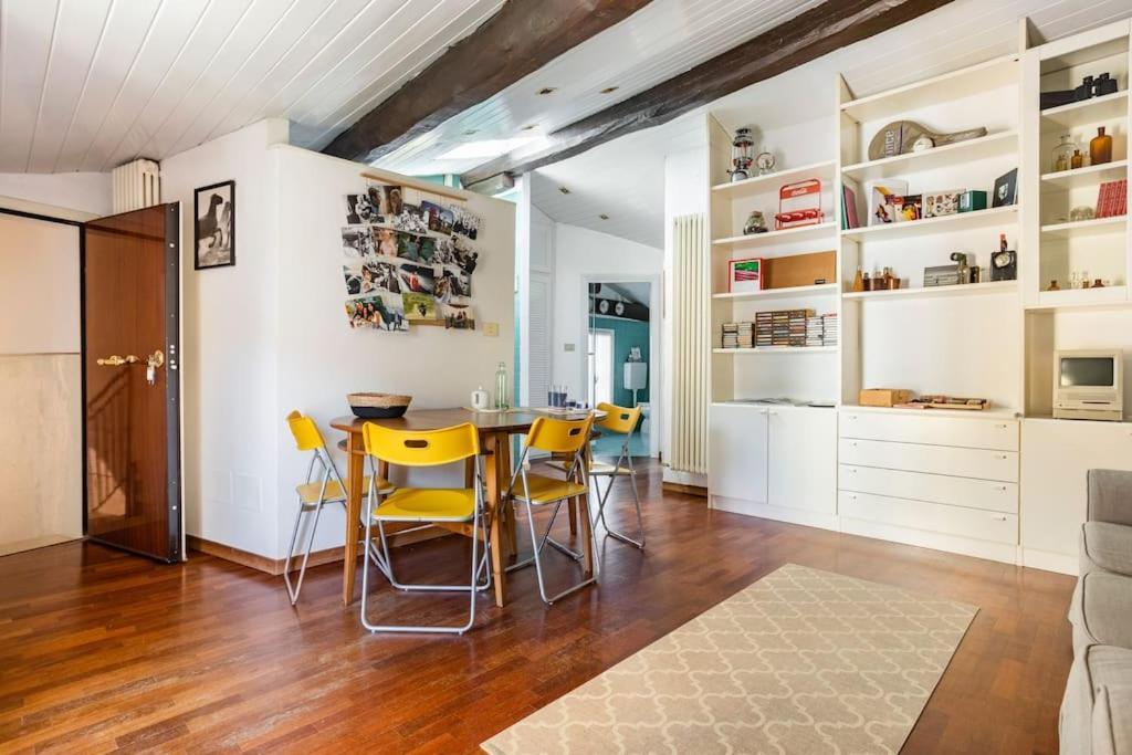 Lovely One-Bedroom Attic In An Ancient Village Bologna Eksteriør bilde