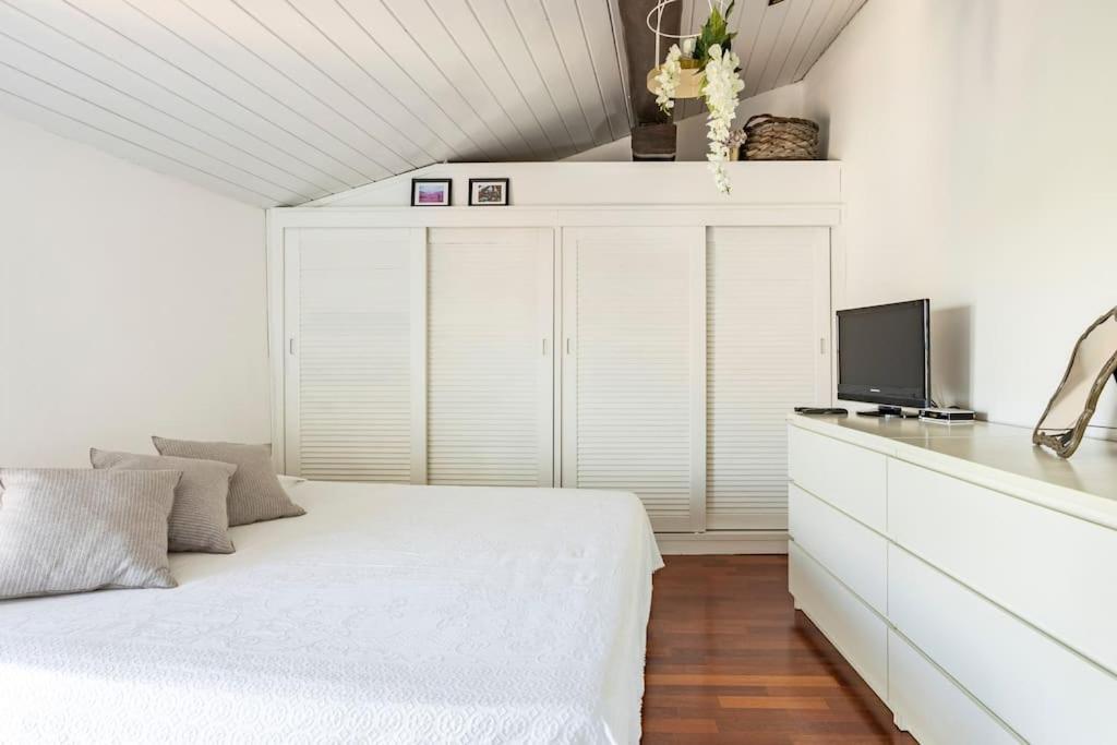 Lovely One-Bedroom Attic In An Ancient Village Bologna Eksteriør bilde